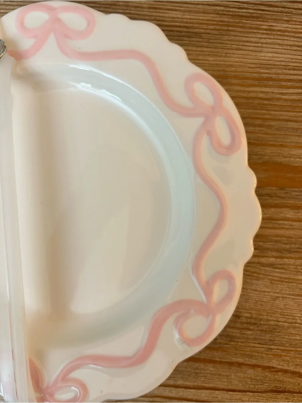 Crofton Pink Bow Scalloped Bone China Dessert Salad Plates Set of 4 NWT